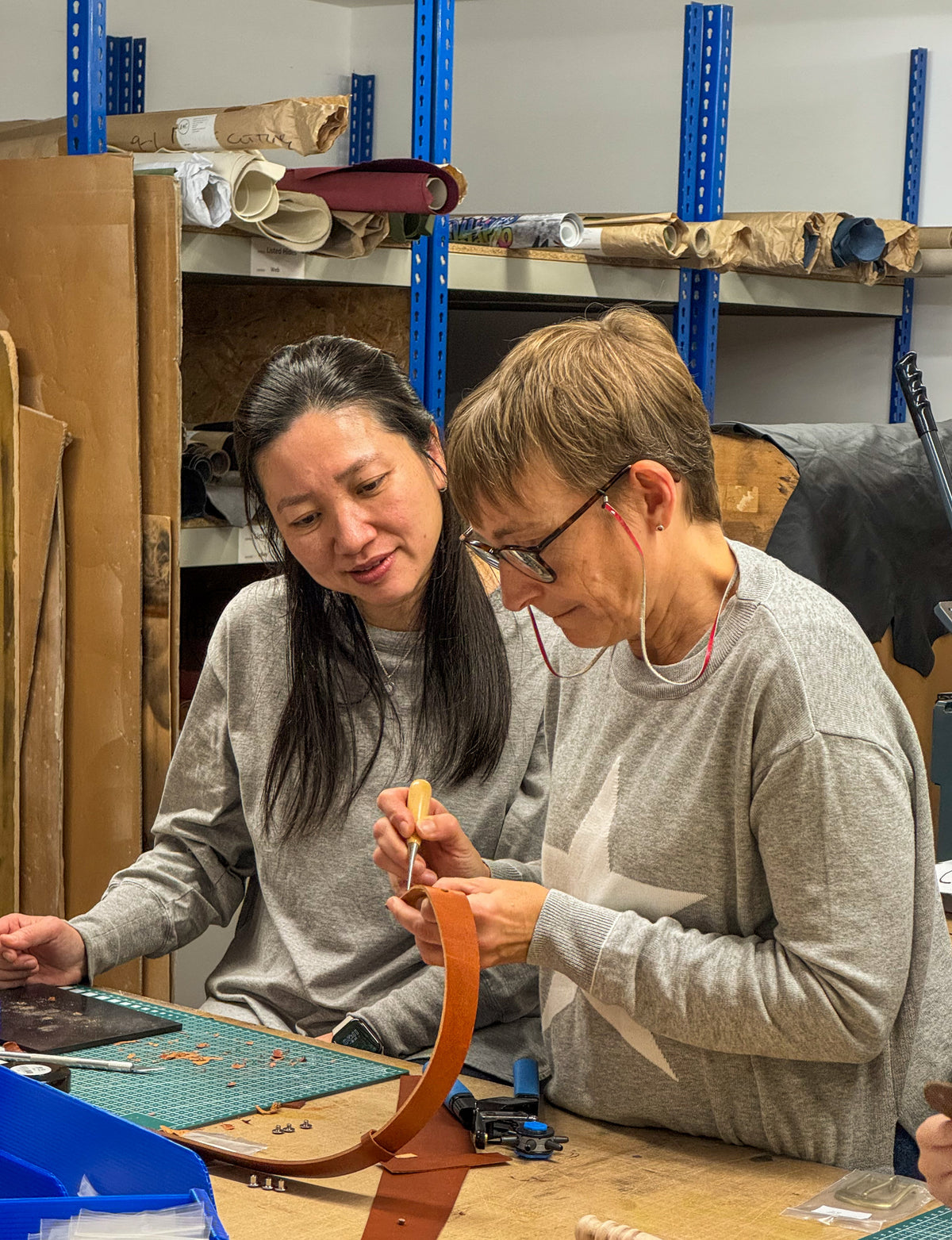 Leather Class Leathercraft Workshops | Make Your Own Leather Goods | Leather4Craft ...
